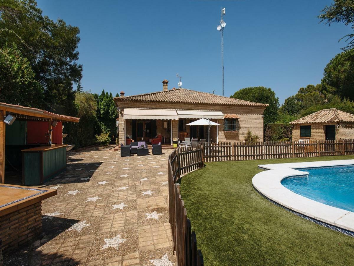 Divi Apartments Villa Reyes Mairena del Aljarafe Exterior photo